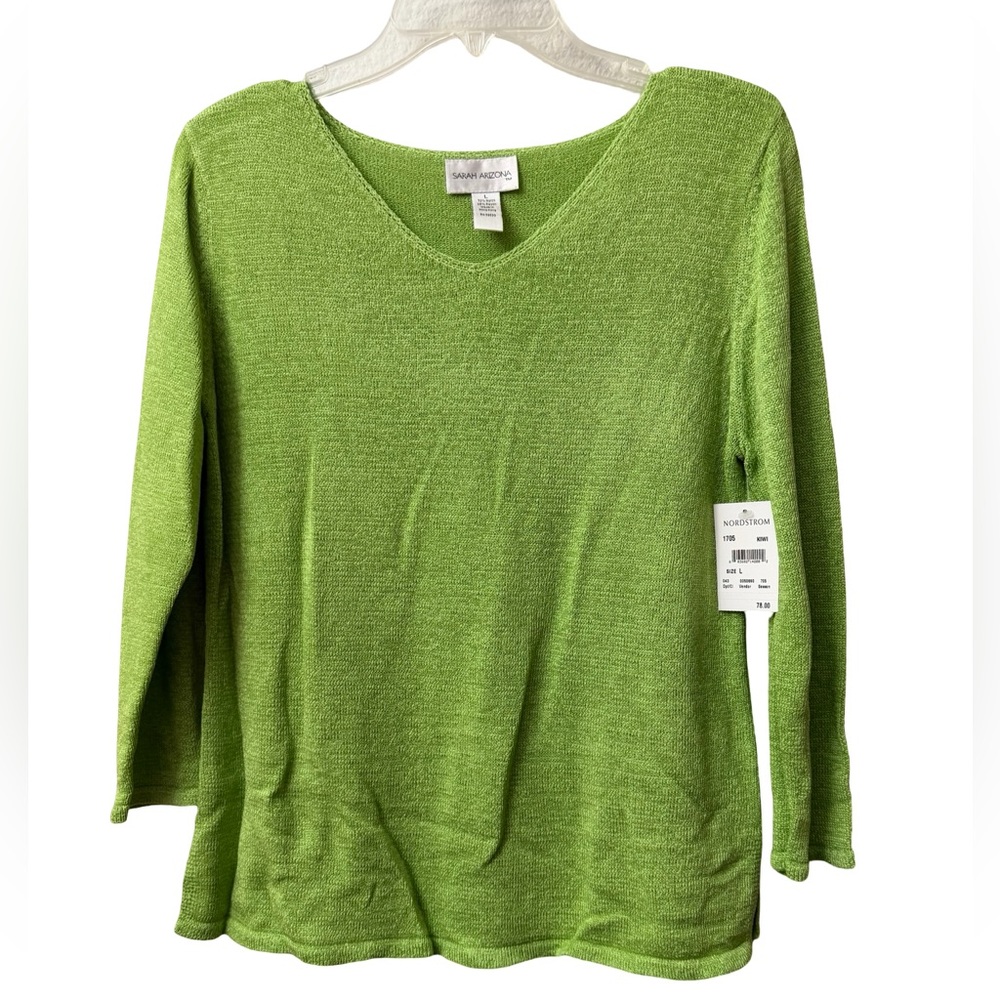 Sarah Arizona NWT Large Green Knit  V-Neck Top